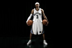 湖人与东契奇、里弗斯的“火花碰撞”：轮番得分孰优孰劣，打造“不兼容”的奇异配合